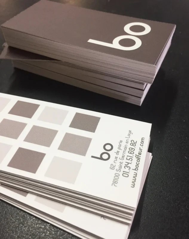 Cartes de visite pelliculées avec vernis sélectif