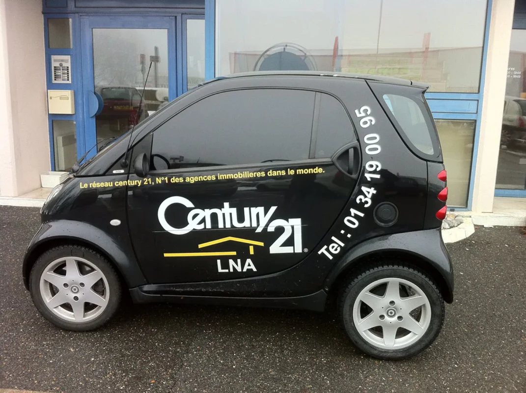Marquage adhésif personnalisé sur véhicule SMART pour Century 21